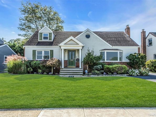 791 Caryl Street, Franklin Square NY 11010