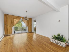 10 Gate Lane, West Islip NY 11795