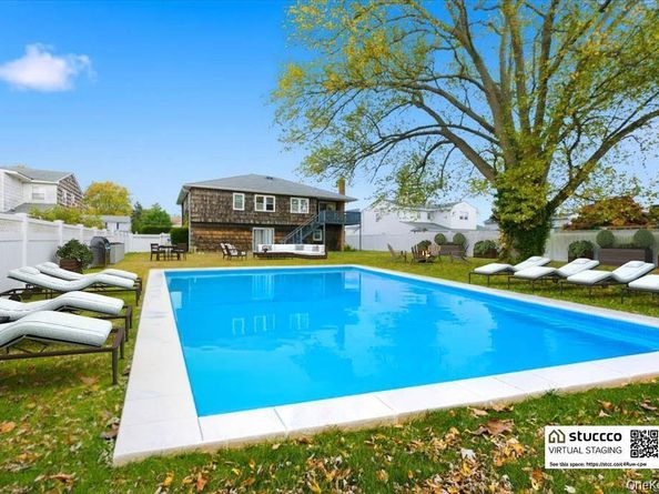 10 Gate Lane, West Islip NY 11795