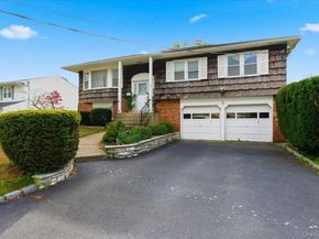 10 Gate Lane, West Islip NY 11795