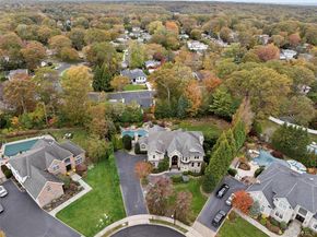 5 Schoolhouse Court, Oyster Bay NY 11771
