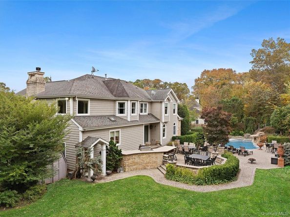 5 Schoolhouse Court, Oyster Bay NY 11771