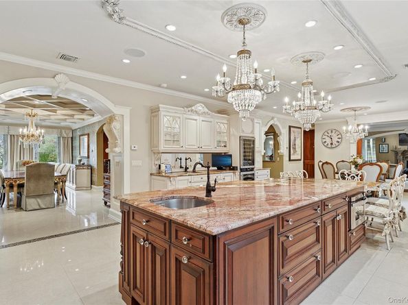 5 Schoolhouse Court, Oyster Bay NY 11771