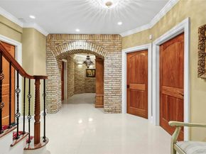 5 Schoolhouse Court, Oyster Bay NY 11771