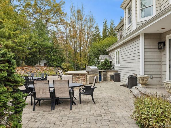 5 Schoolhouse Court, Oyster Bay NY 11771