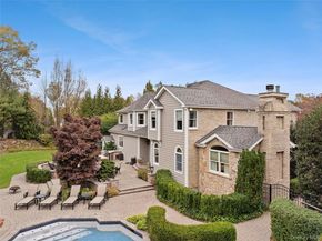 5 Schoolhouse Court, Oyster Bay NY 11771