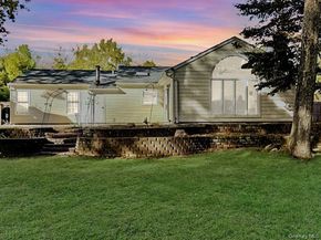 8 Fox Hollow Lane, Ridge NY 11961