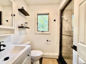 8 Fox Hollow Lane, Ridge NY 11961