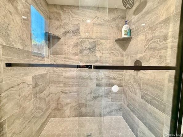 8 Fox Hollow Lane, Ridge NY 11961