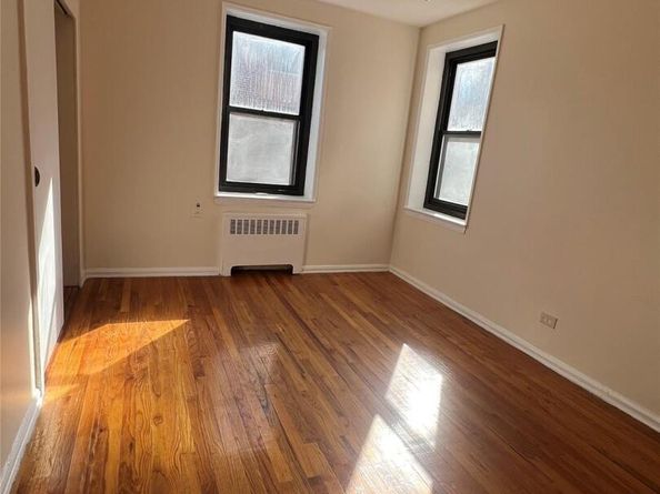 9010 32 Avenue 404, East Elmhurst NY 11369