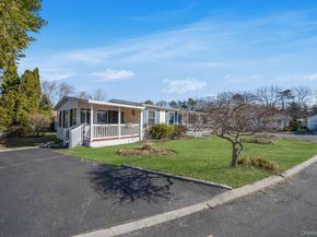 2 Dogwood Lane, Manorville NY 11949