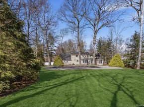 12 Bob O Link Lane, Northport NY 11768