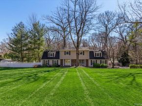 12 Bob O Link Lane, Northport NY 11768