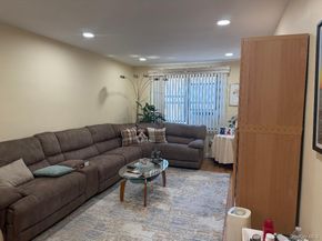 87-15 204th Street B51, Hollis NY 11423