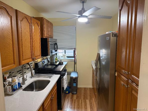 87-15 204th Street B51, Hollis NY 11423