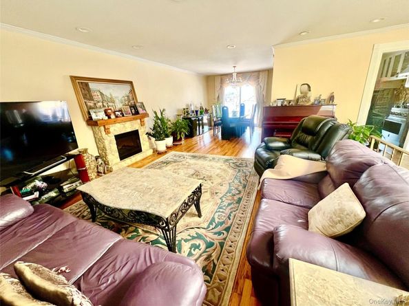 1026 Dartmouth Lane, Woodmere NY 11598