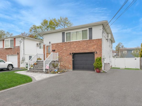 827 Bermuda Road, West Babylon NY 11704