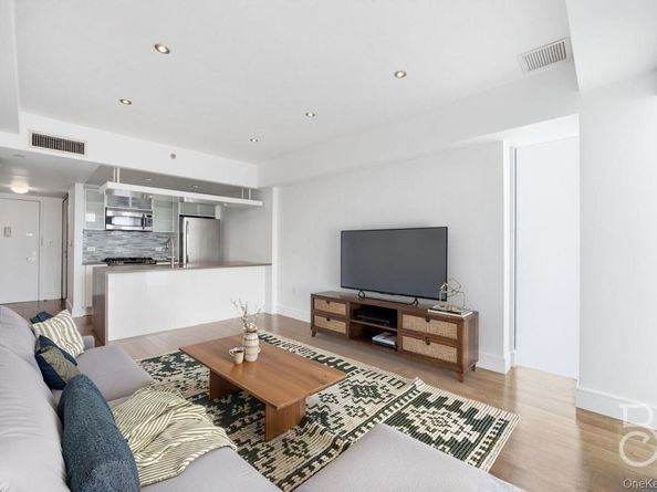 21-24 30th Avenue 4A, Astoria NY 11102