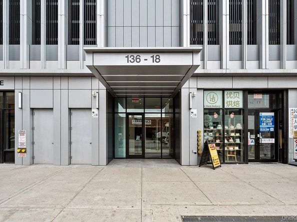 136-18 Maple Avenue 9A, Flushing NY 11355