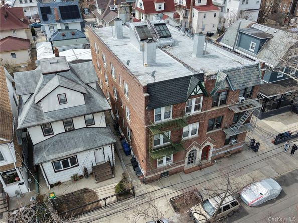 8732 114th Street, Richmond Hill NY 11418