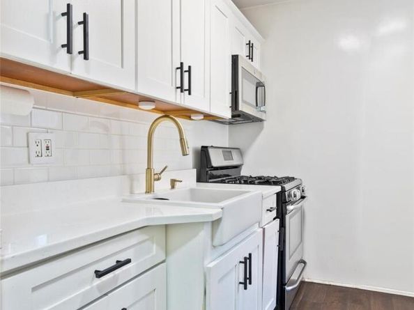 5225 39th Road 2C, Woodside NY 11377