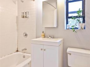 5225 39th Road 2C, Woodside NY 11377