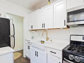 5225 39th Road 2C, Woodside NY 11377