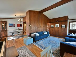 28 Dartmouth Drive, Smithtown NY 11787