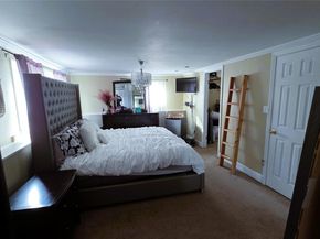 8 Lion Lane, North Babylon NY 11703