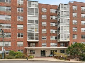 2 Washington Square 5H, Larchmont NY 10538
