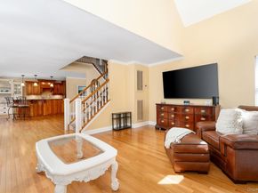 14 Vantage Court, Port Jefferson NY 11777