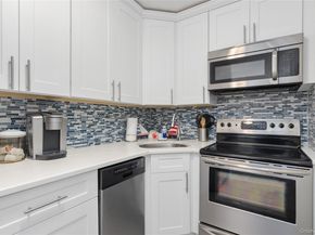 61 W Tiana Road 10, Hampton Bays NY 11946