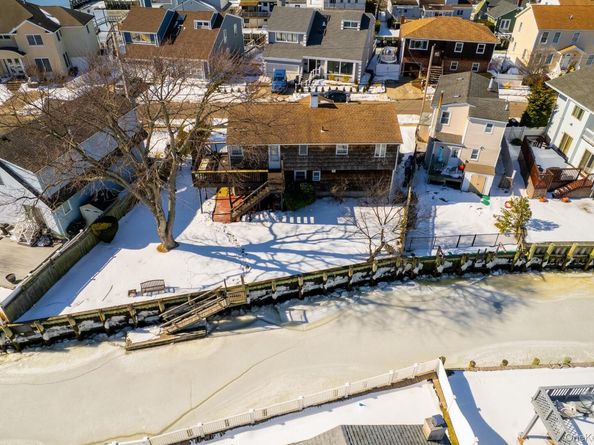 711 S Bayview Avenue, Freeport NY 11520