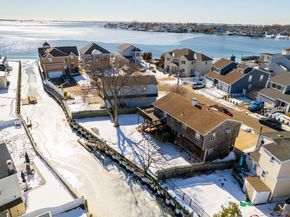 711 S Bayview Avenue, Freeport NY 11520