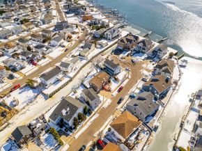 711 S Bayview Avenue, Freeport NY 11520