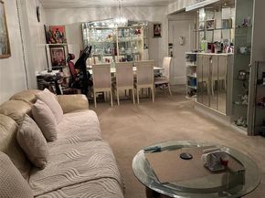 87-15 204th Street B67, Hollis NY 11423