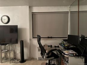 87-15 204th Street B67, Hollis NY 11423