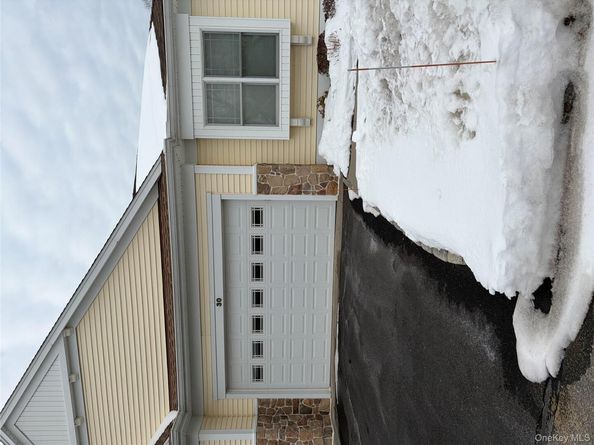 30 Oak Run, Stony Brook NY 11790