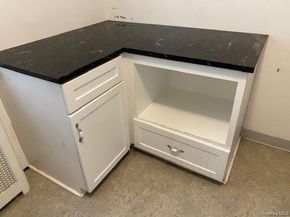 72-31 Little Neck Parkway G1, Glen Oaks NY 11004