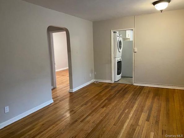 72-31 Little Neck Parkway G1, Glen Oaks NY 11004