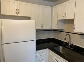 72-31 Little Neck Parkway G1, Glen Oaks NY 11004