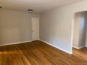 72-31 Little Neck Parkway G1, Glen Oaks NY 11004