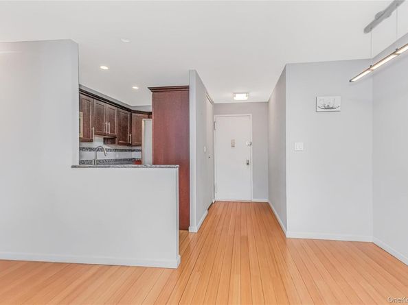 1874 Pelham Parkway S 4A, Bronx NY 10461