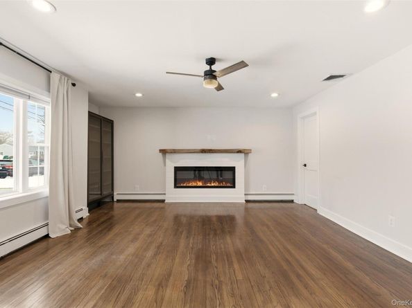 9 Hinton Avenue, Babylon NY 11702