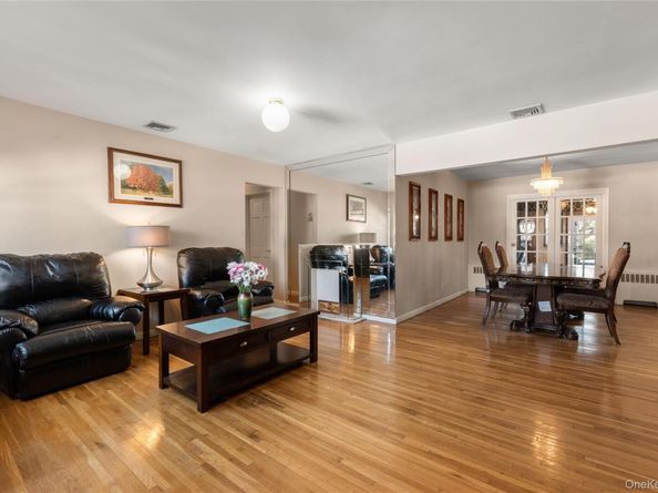 851 Hemlock Street, Franklin Square NY 11010