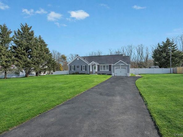 40 Great Rock Drive, Wading River NY 11792