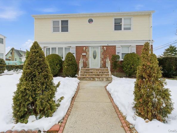 1377 D Street, Elmont NY 11003