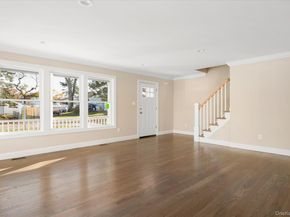 6 Gail Grace Court, Copiague NY 11726