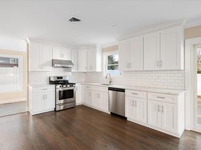 6 Gail Grace Court, Copiague NY 11726