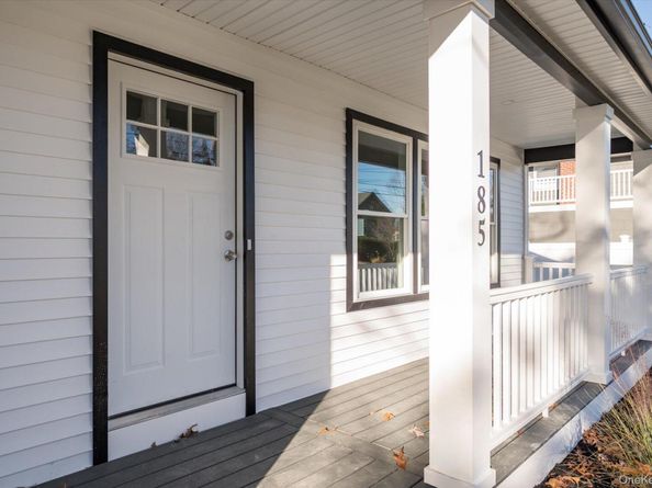 6 Gail Grace Court, Copiague NY 11726